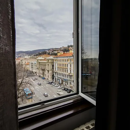 Sissi Aparthotel Trieste