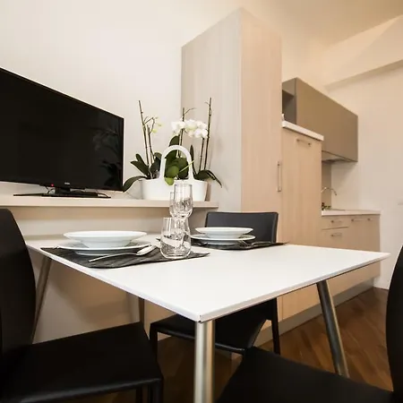 Sissi Aparthotel 3*